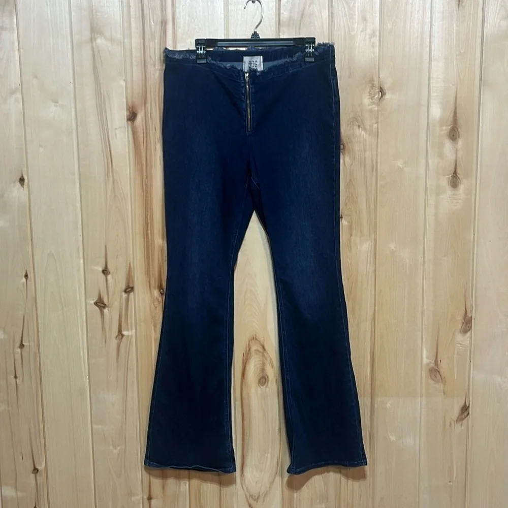 Urban Outfitters BDG Iona Y2K Zip Flare Jeans Size‎ 32
